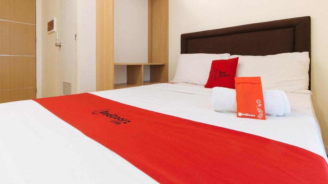 Reddoorz Plus @ A Rita Street San Juan San Juan  Екстер'єр фото